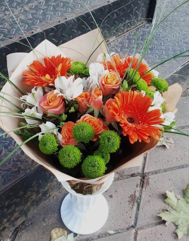 Букет цветов из: Герберы, Хризантемы, Альстромерии и Розы в Верхнем Тагиле