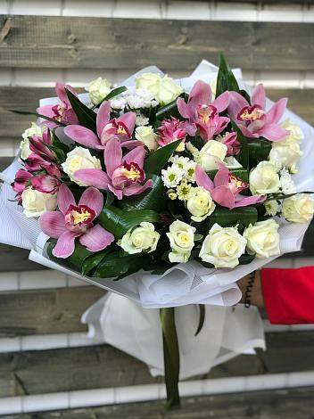 Букет цветов из: Розы и Хризантемы в Верхнем Тагиле