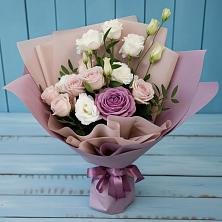 Букет цветов из:  Розы и Лизиантусы в Верхнем Тагиле