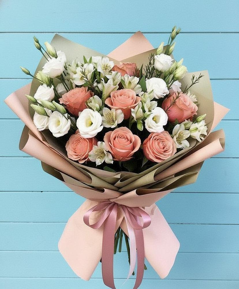 Букет цветов из: Розы, Альстромерии и Лизиантусы в Верхнем Тагиле
