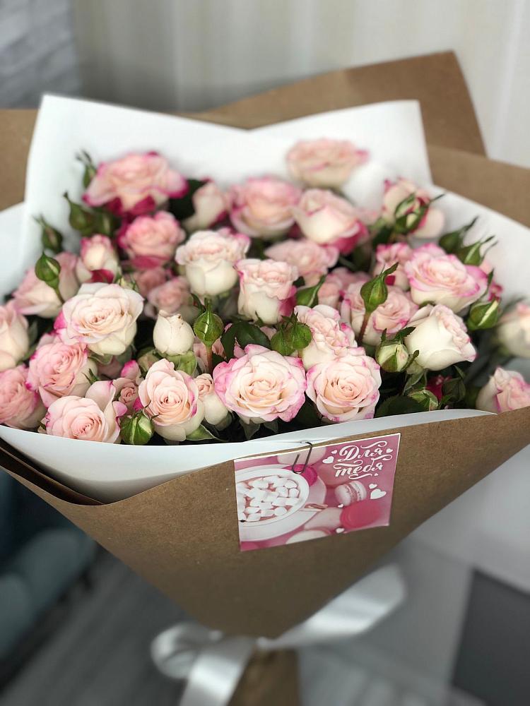 Букет цветов из: Розы в Верхнем Тагиле