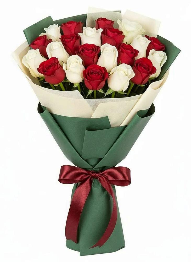 Букет Микс из красных и белых роз в Верхнем Тагиле