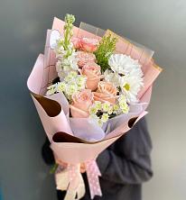 Букет цветов из:  Хризантемы и Розы в Верхнем Тагиле