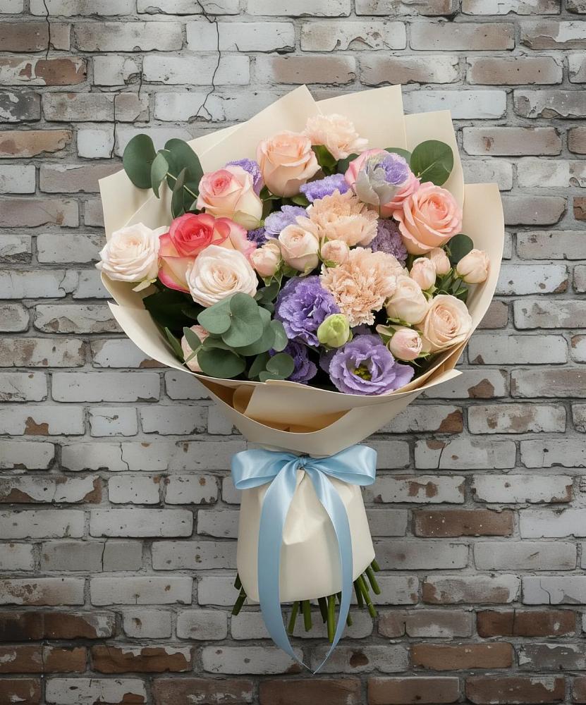 Букет цветов из: Розы, Лизиантусы и Гвоздики в Верхнем Тагиле