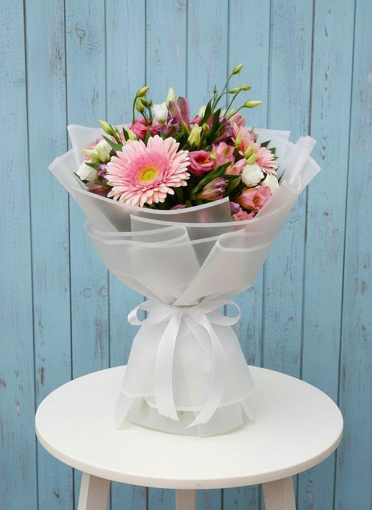 Букет цветов из: Герберы, Альстромерии и Лизиантусы в Верхнем Тагиле