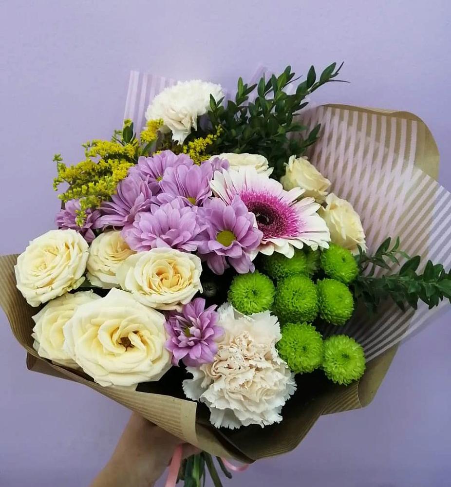 Букет цветов из: Хризантемы, Розы, Гвоздики и Герберы в Верхнем Тагиле