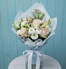 Букет цветов из:  Розы и Лизиантусы в Верхнем Тагиле
