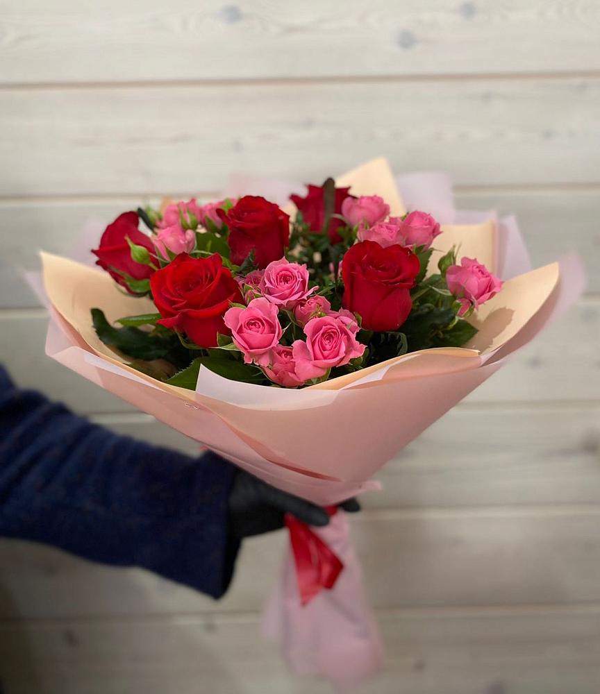 Букет цветов из: Розы в Верхнем Тагиле