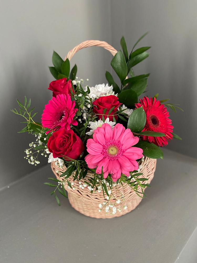 Цветочная композиция из Розы, Хризантемы и Герберы в корзине в Верхнем Тагиле