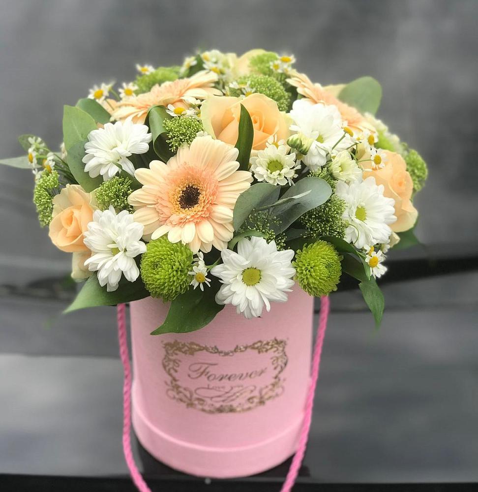 Цветочная композиция из Розы, Герберы и Хризантемы в шляпной коробке в Верхнем Тагиле