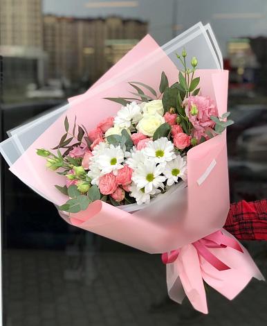 Букет цветов из: Розы, Лизиантусы и Хризантемы в Верхнем Тагиле
