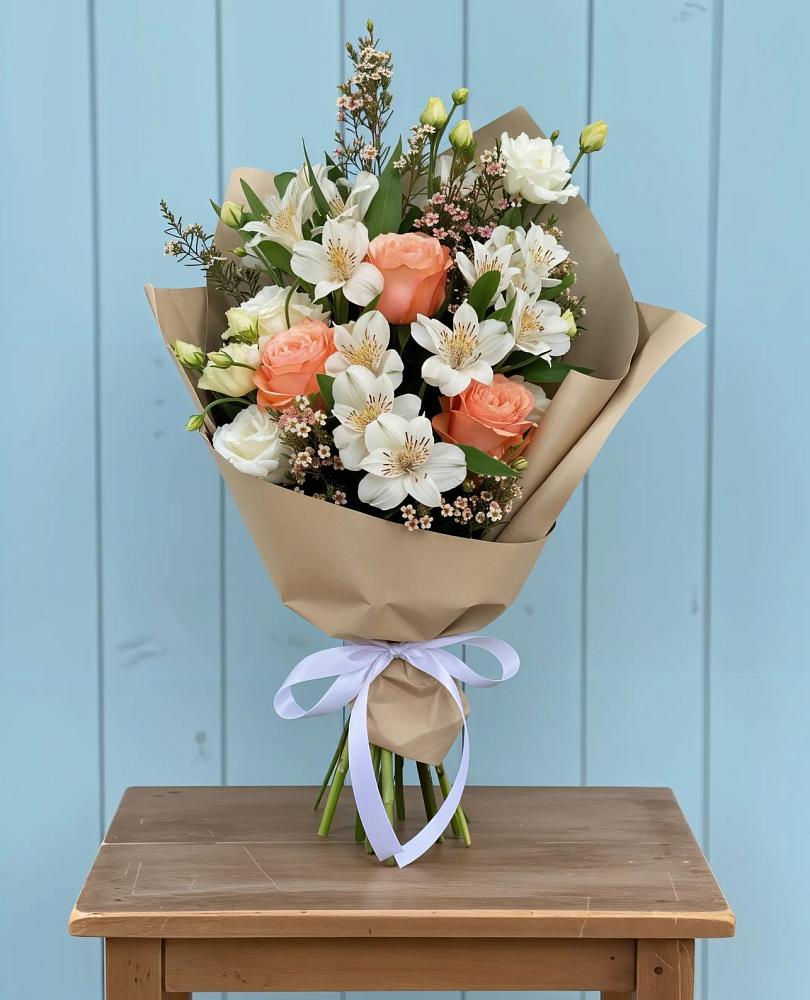 Букет цветов из: Альстромерии, Лизиантусы, Розы и Хризантемы в Верхнем Тагиле